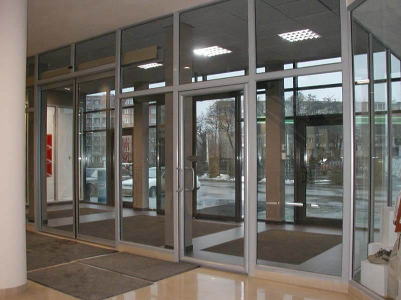 Алюминиевые двери